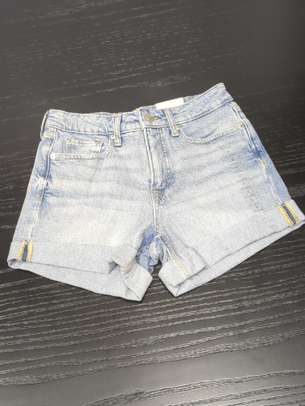 NWT Free Assembly Classic Light Wash Roll D Cuffed Jean Shorts,Size 2